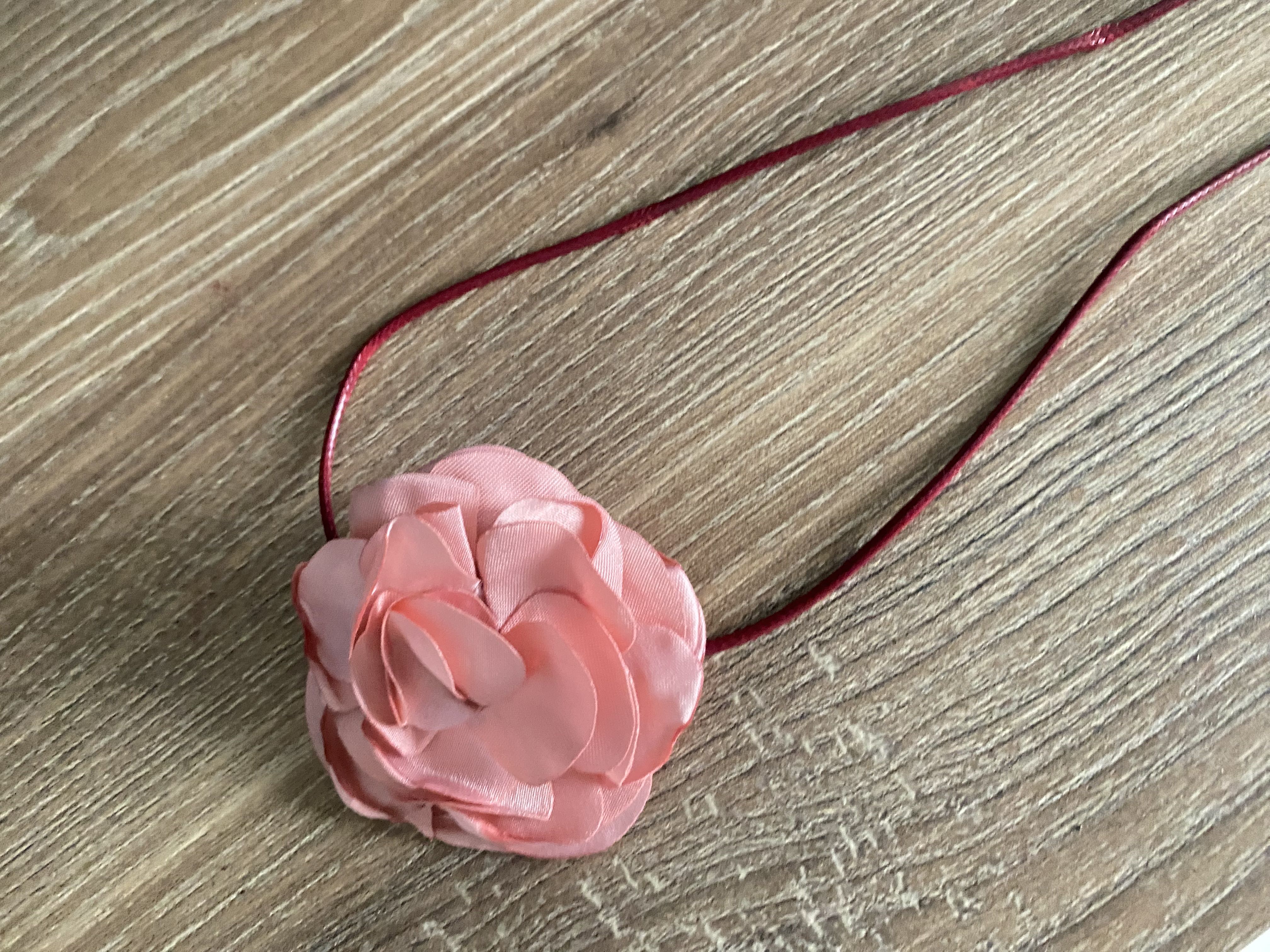 Cider Rose Decor Choker Necklace for Music Festival/Live House Party/Clubbing,One Size/Black