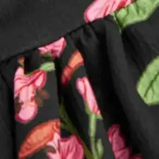 Robe courte tissée à volants floraux et fruits avec ourlet à volants