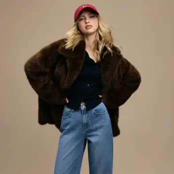 Woven Mid Rise Solid Mini Skirt With Belt