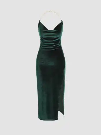 Kleid mit Kettenhalter aus Samt mit Wasserfallausschnitt und Schlitz