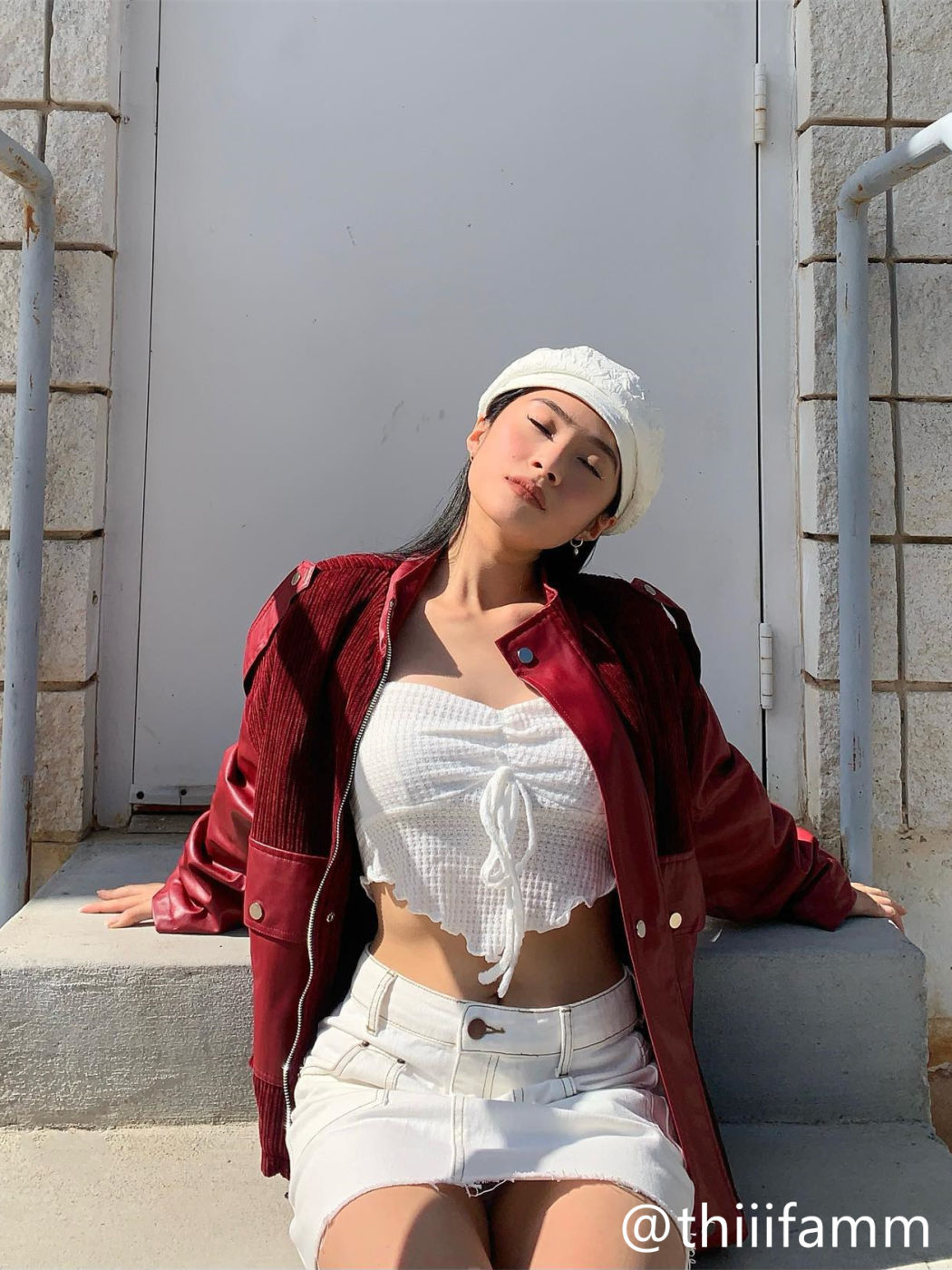 Texturiertes Halter-Crop-Top mit Zugverschluss
