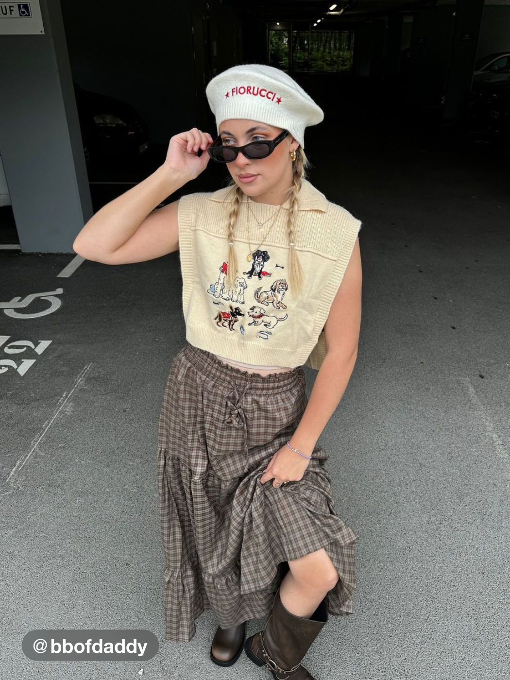 Knit Collar Dog Embroidery Crop Vest