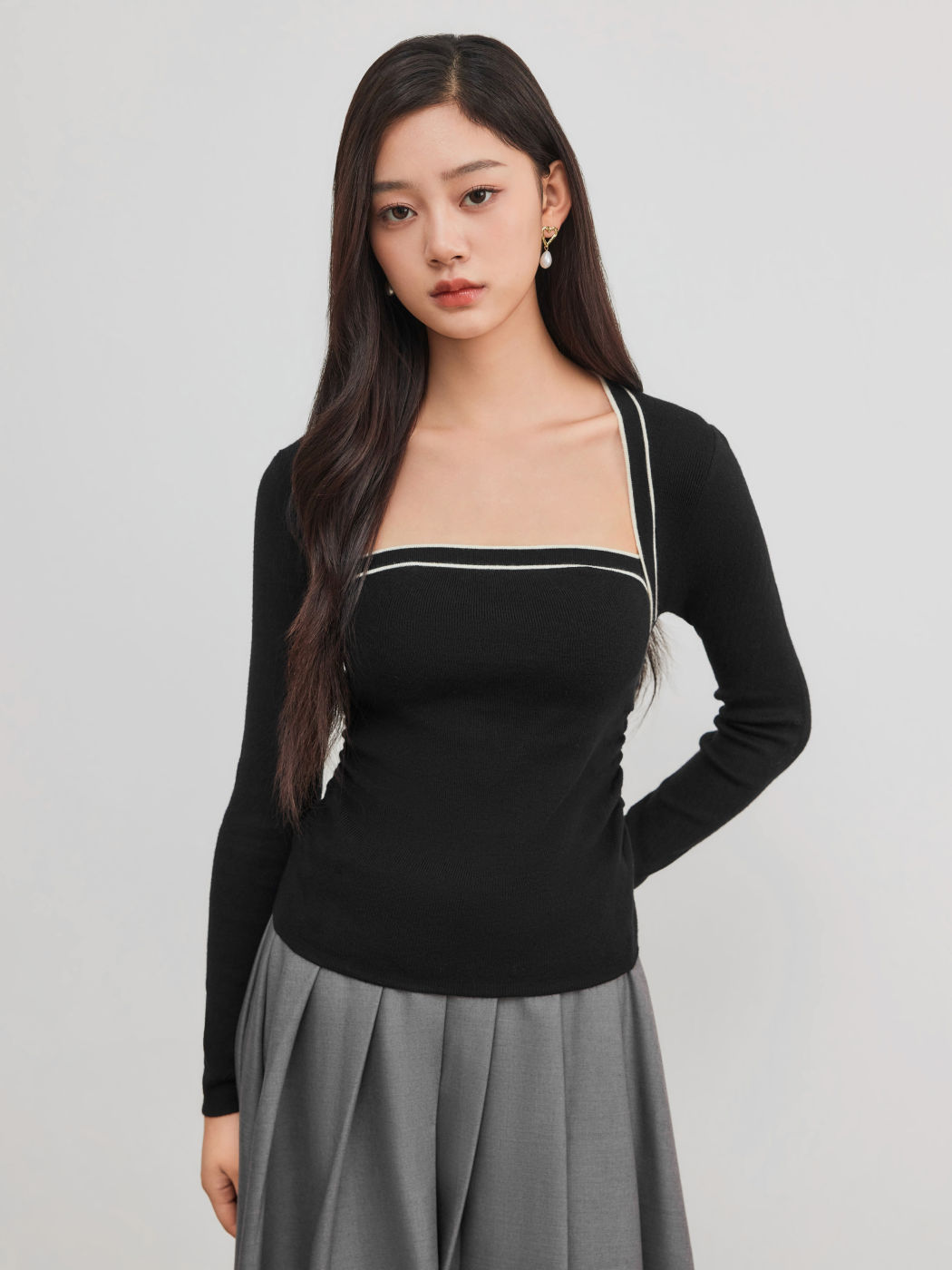 Knit Square Neck Solid Contrasting Binding Ruched Long Sleeve Top