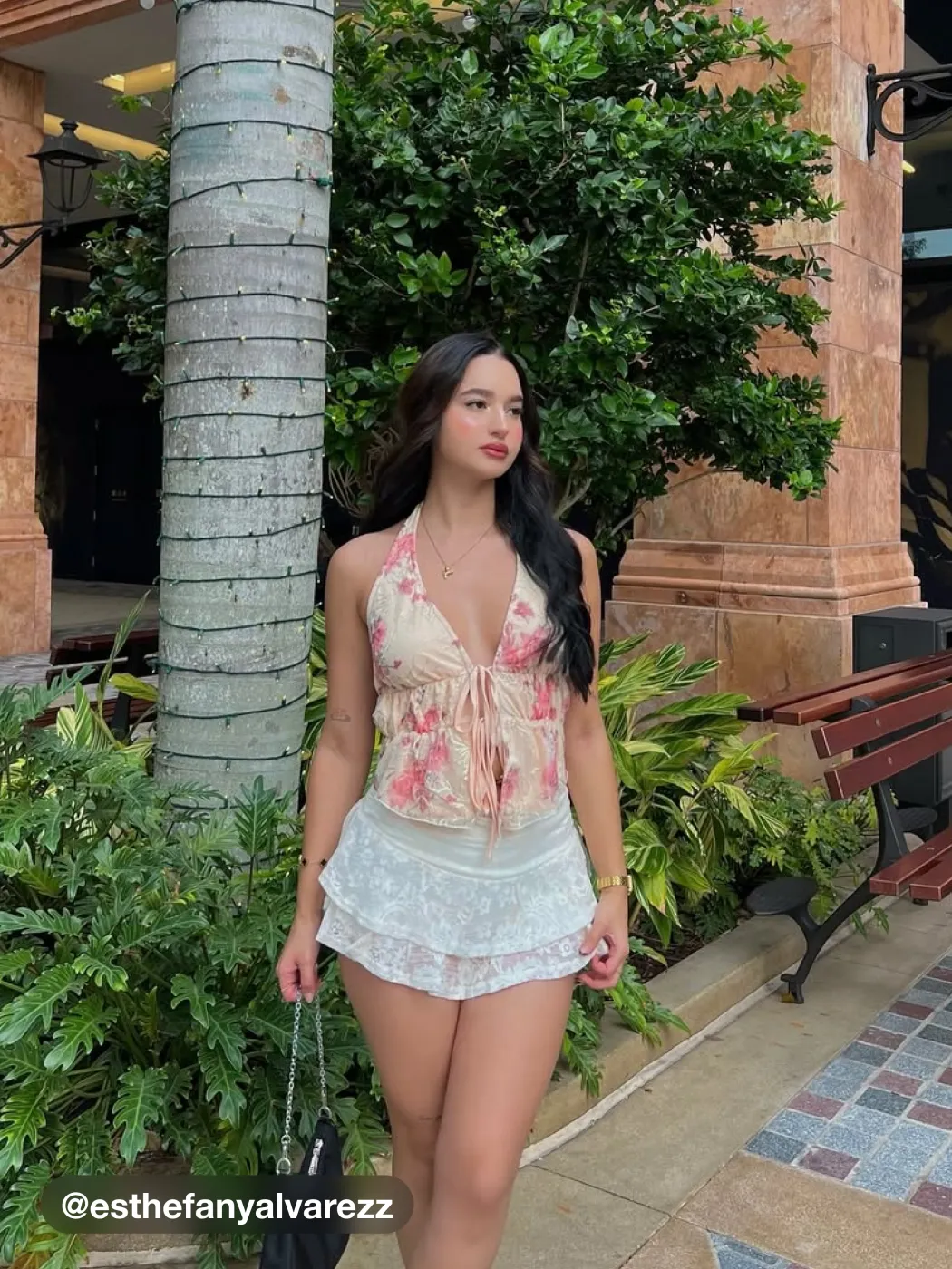 Halter Neckline Floral Knotted Tank Top