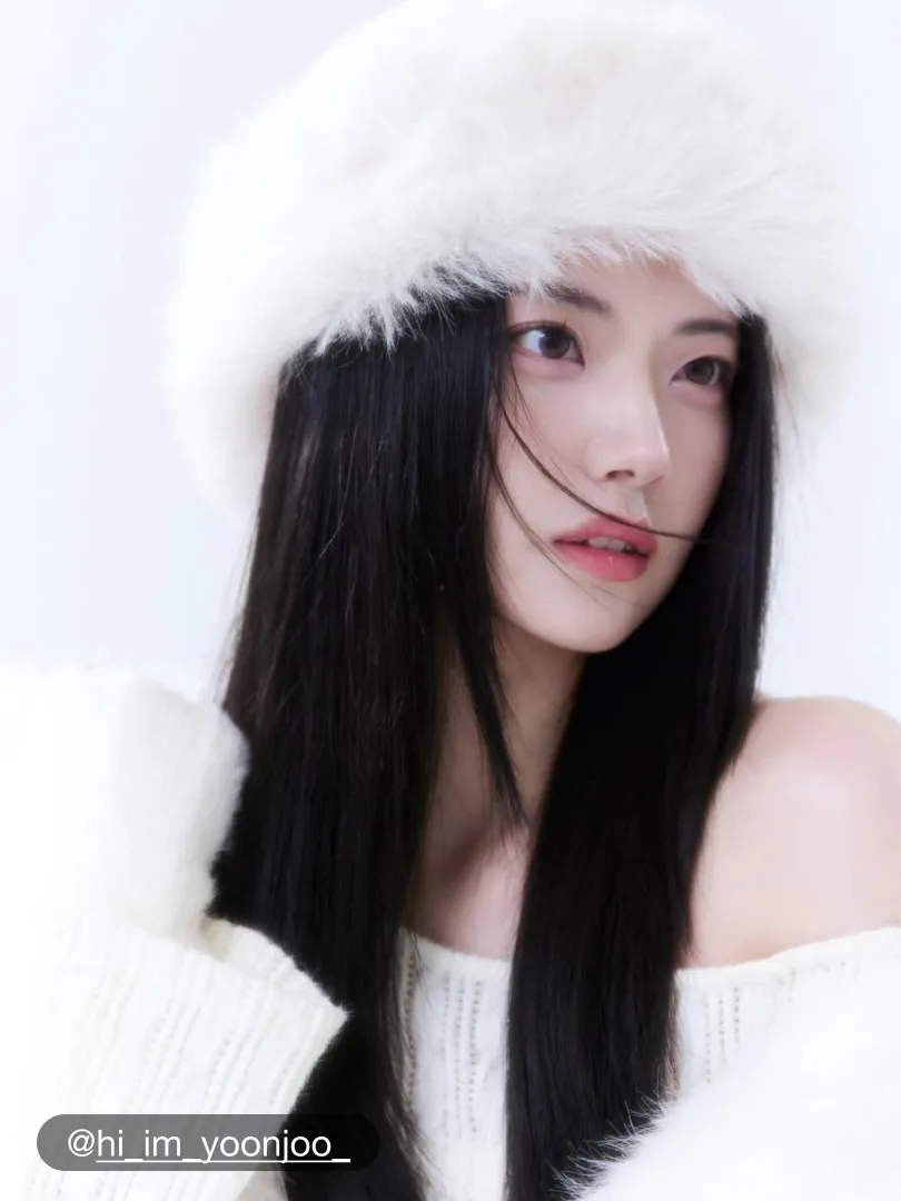 FUZZY BUCKET HAT