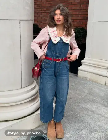 Einfarbiger Denim-Gürtelschnallen-Overall mit Taschen