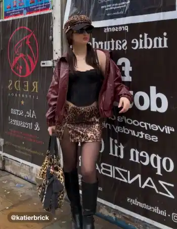 Bomber con colletto in ecopelle e tasche solide con cerniera