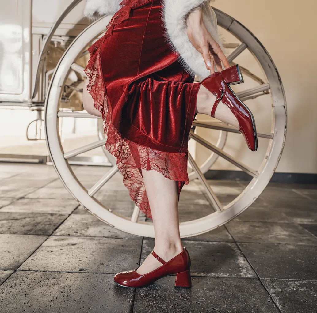 Faux-Patentleder Mary-Jane-Schuhe mit kräftigen Absätzen