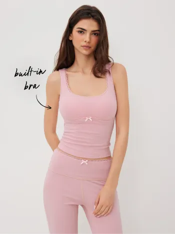 Built-in Bra U-neckline Bowknot Lace Trim Tank Top