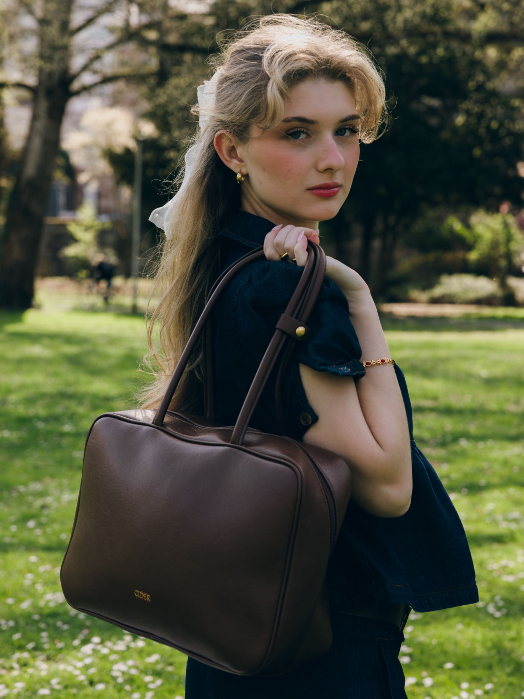 Glänzende Quadratische Tote Bag