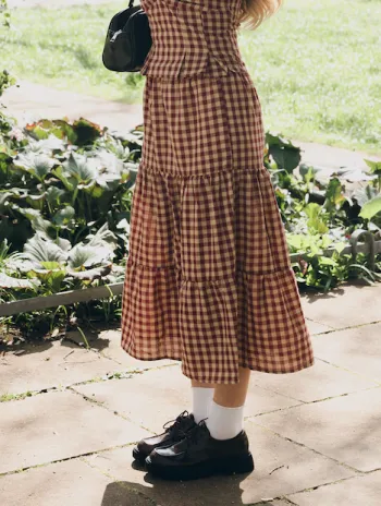 Gewebter High Rise Gingham Stufenrock Midikleid