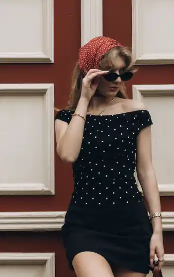 Kräuseltop mit Polkadots