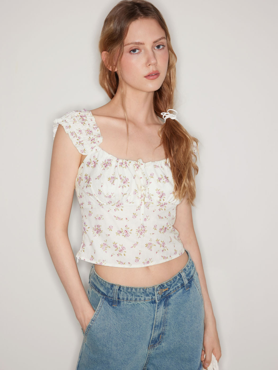 Ditsy Floral Knotted Lettuce Trim Crop Tank Top