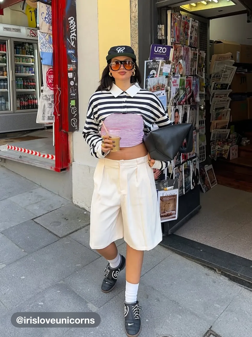 Einfarbige Mid-Rise Shorts aus Leinenmischung