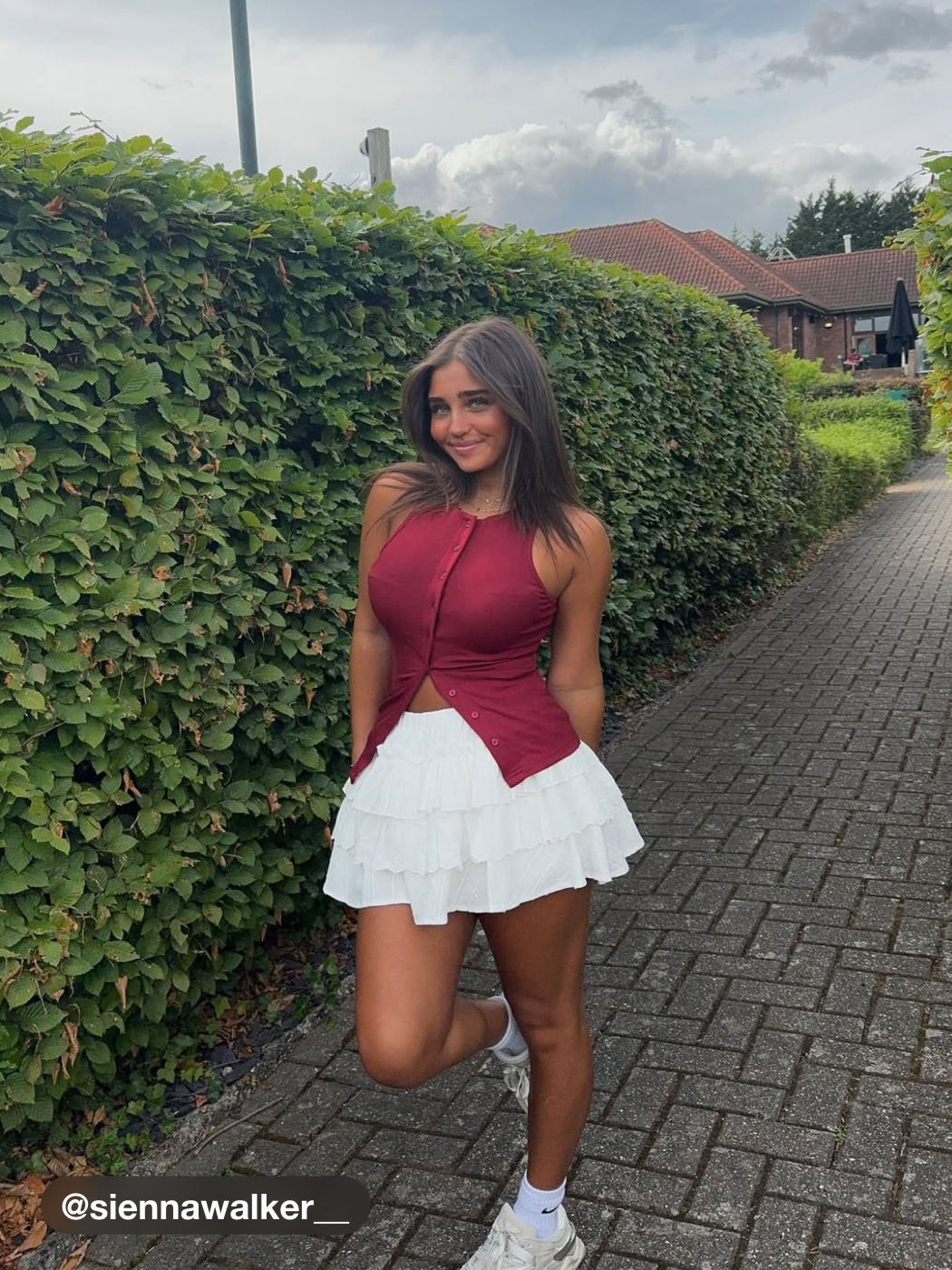 100% Baumwolle Mid-Rise Englisches Stickerei-Layered Mini-Skirt
