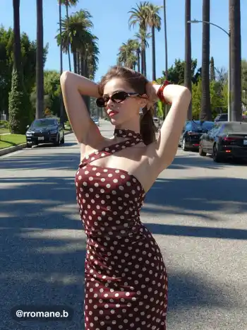 Maschen Halter-Ausschnitt Punkte Rüschen Midikleid