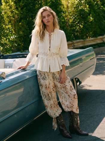 Round Neckline Lace Beaded Puff Sleeve Blouse