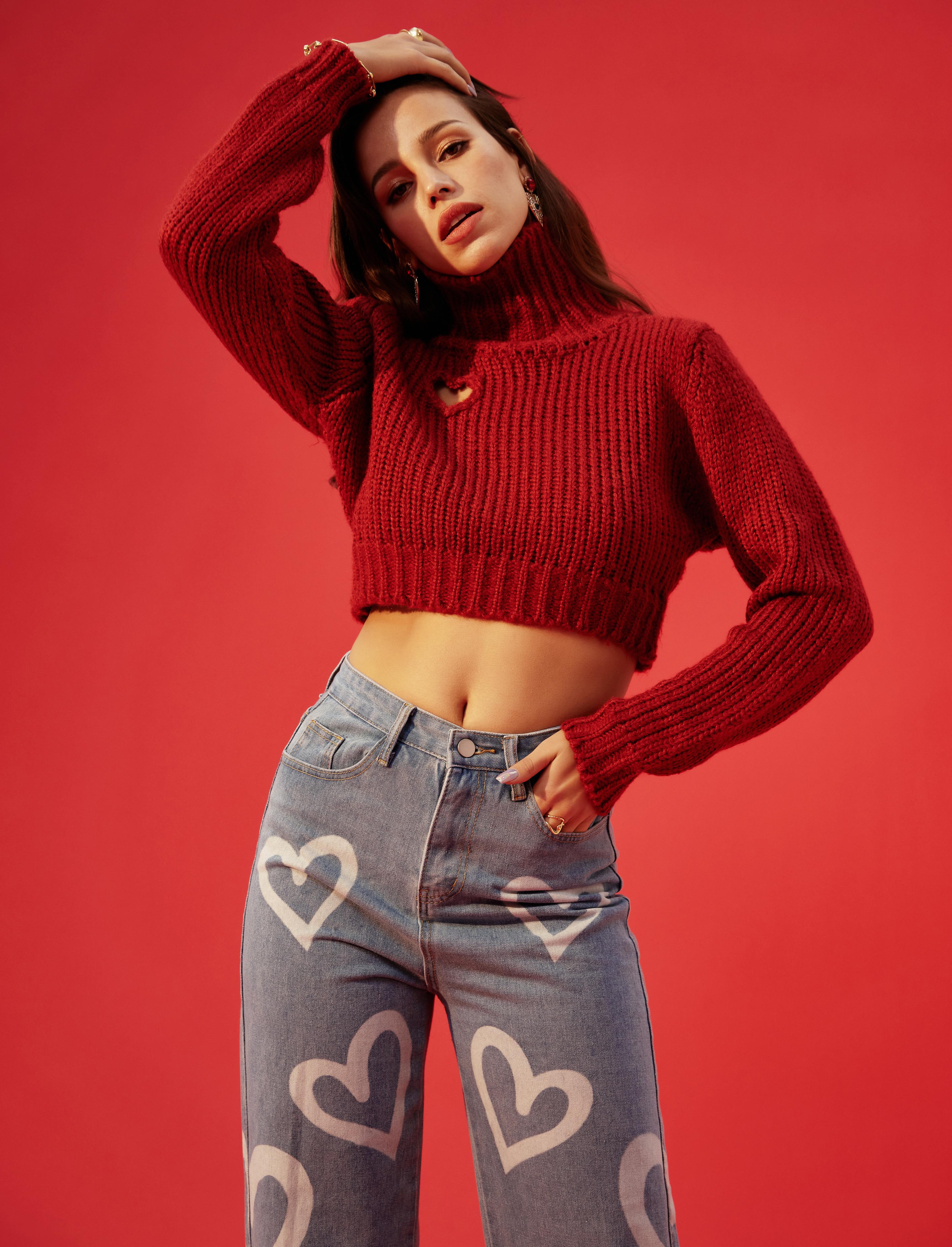 Contrast Color Heart Pattern Cut-out Sweater – AROLORA